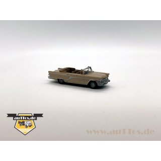 GAZ-13 Tschaika, Cabriolet offen, beige